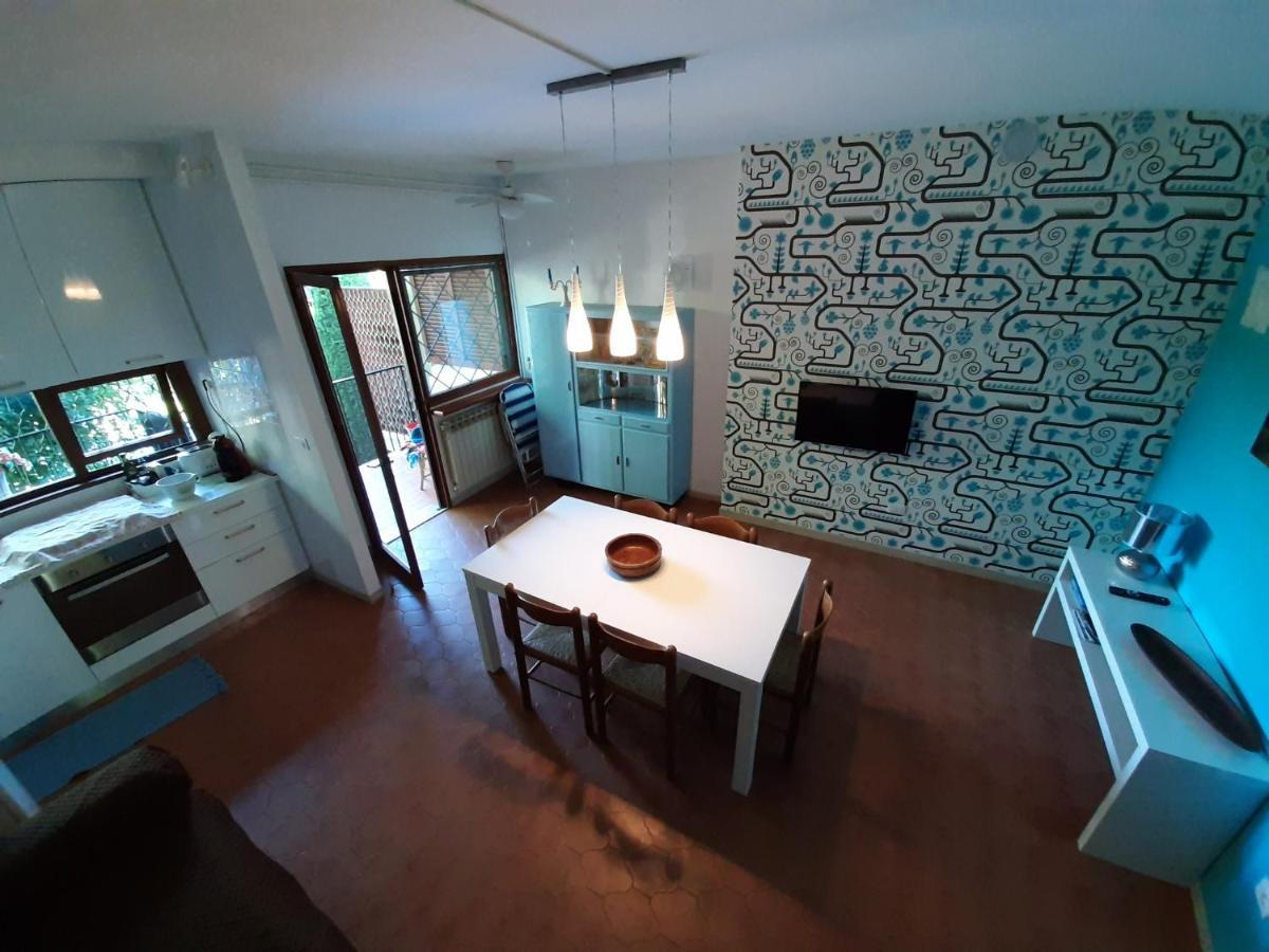 Appartamento Genziana - Con Vista Piscina E Garage Sirmione Ngoại thất bức ảnh