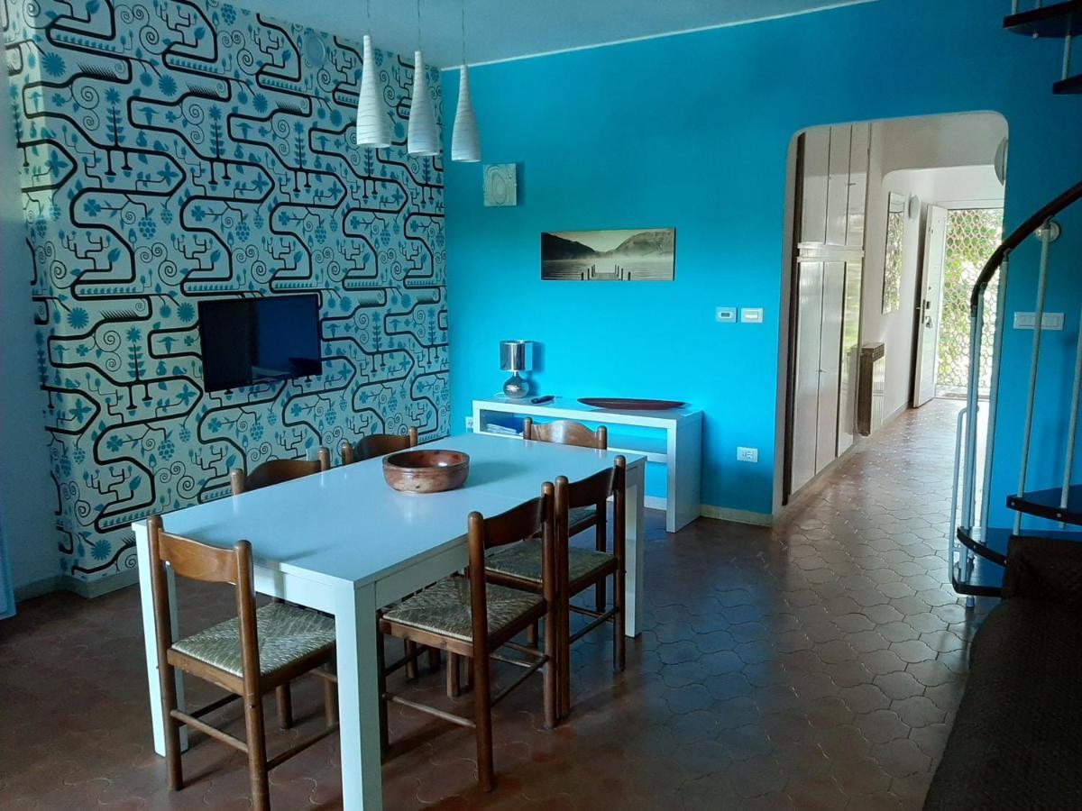 Appartamento Genziana - Con Vista Piscina E Garage Sirmione Ngoại thất bức ảnh