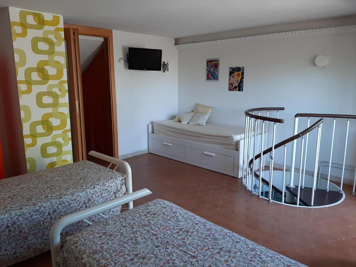 Appartamento Genziana - Con Vista Piscina E Garage Sirmione Ngoại thất bức ảnh